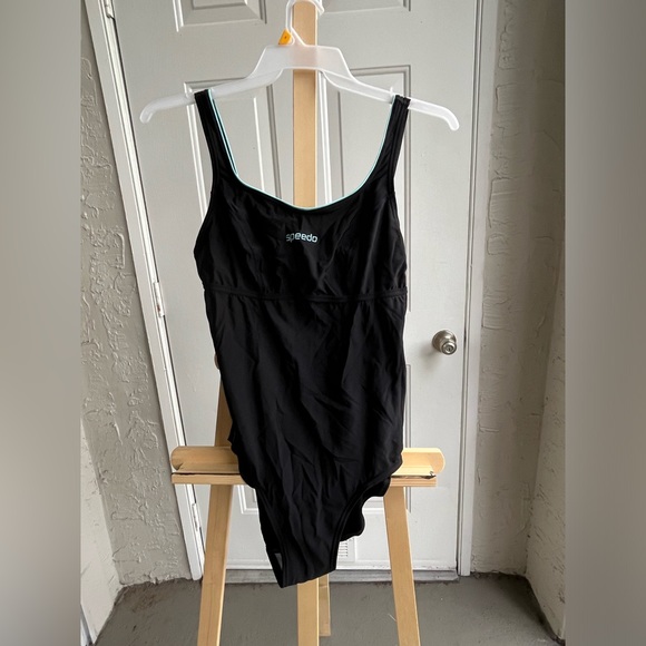 Speedo Endurance chlorine resistant swimsuit - Picture 2 of 10